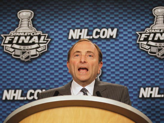 גארי באטמן, הקומישינר של ליגת ה-NHL, הוקי קרח / צלם: רויטרס